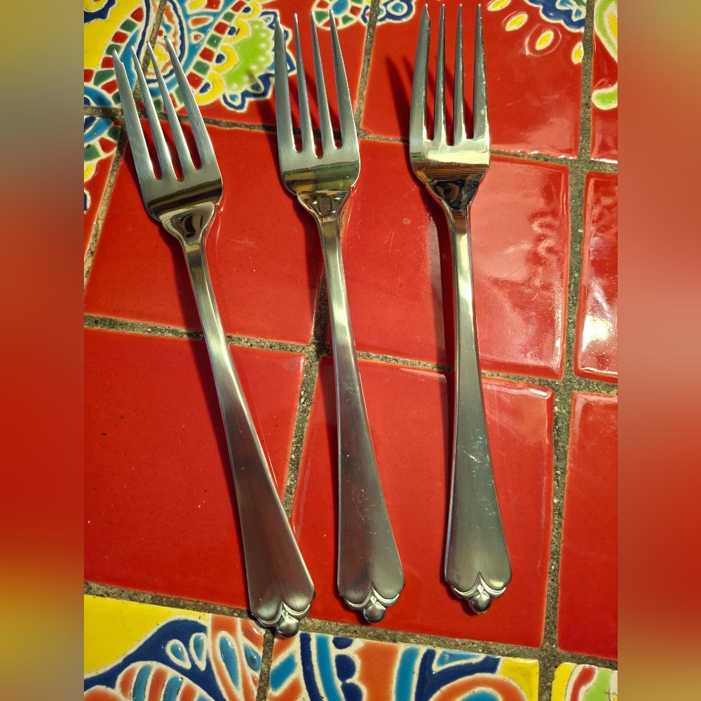 Wallace Silversmiths "Lotus" Satin Salad Forks 7" Set Of 3 NW Old Stock Vntg '84